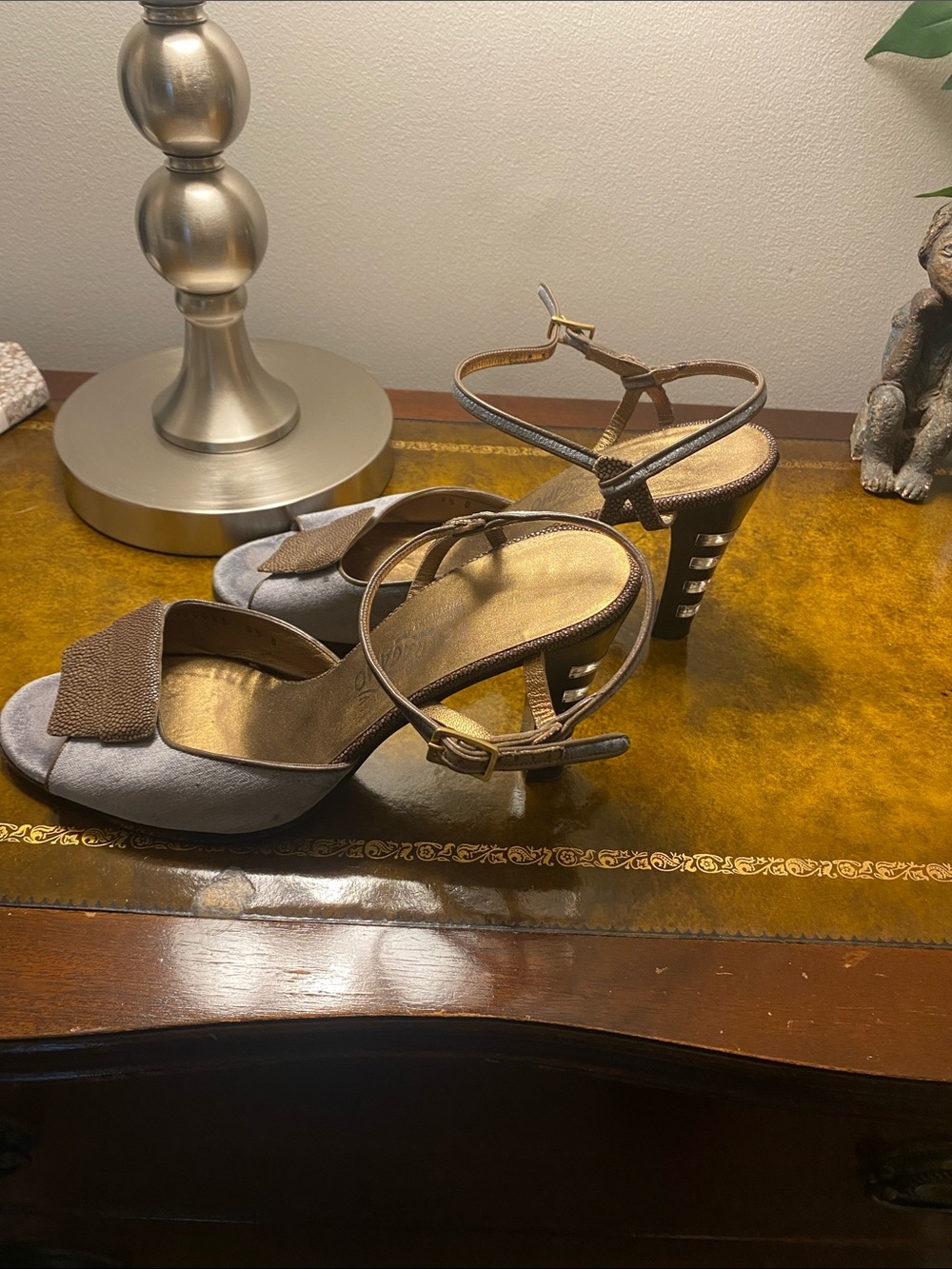 Women’s Two-Tone Grey/Blue with Ankle Strap Heels in Clear and Brown Size 9.5
